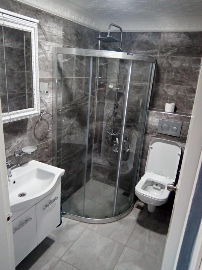 Mr Damien Aparthotel Istanbul Bagian luar foto
