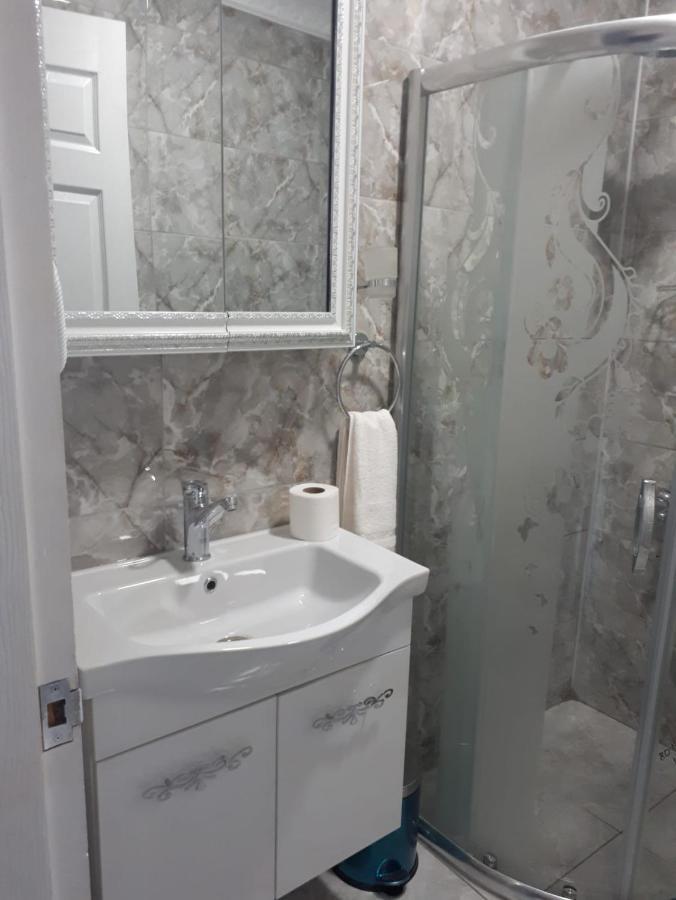 Mr Damien Aparthotel Istanbul Bagian luar foto